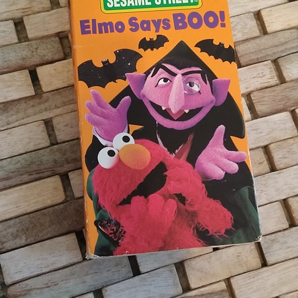 Sesame Street Elmo says boo vintage VHS - Picture 1 of 3